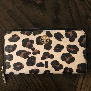 Tory Burch wallet